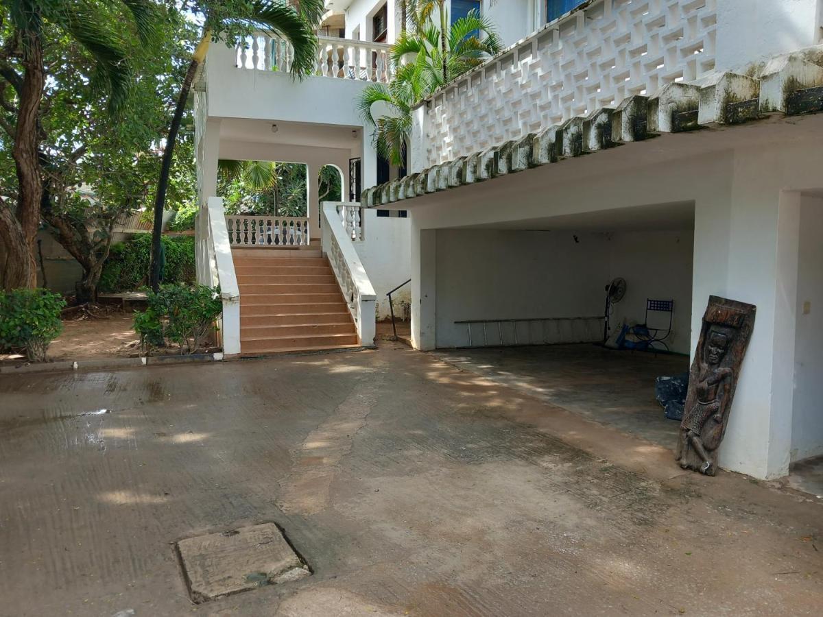 Maasai Villas Mombasa Exteriör bild