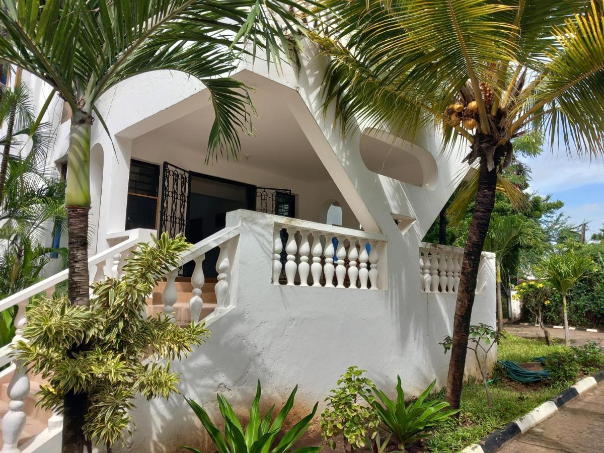 Maasai Villas Mombasa Exteriör bild