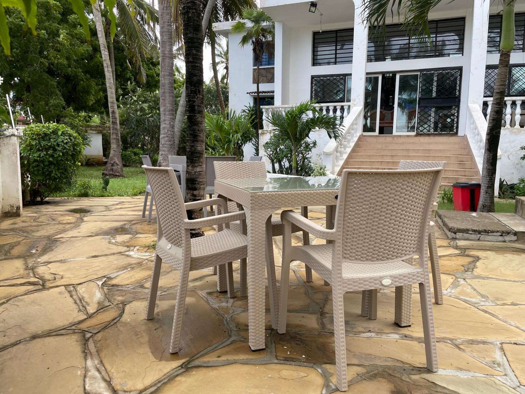 Maasai Villas Mombasa Exteriör bild